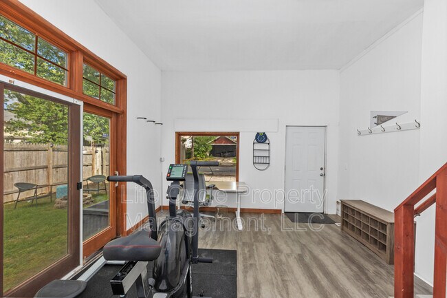 Building Photo - 1355 Bemis St SE