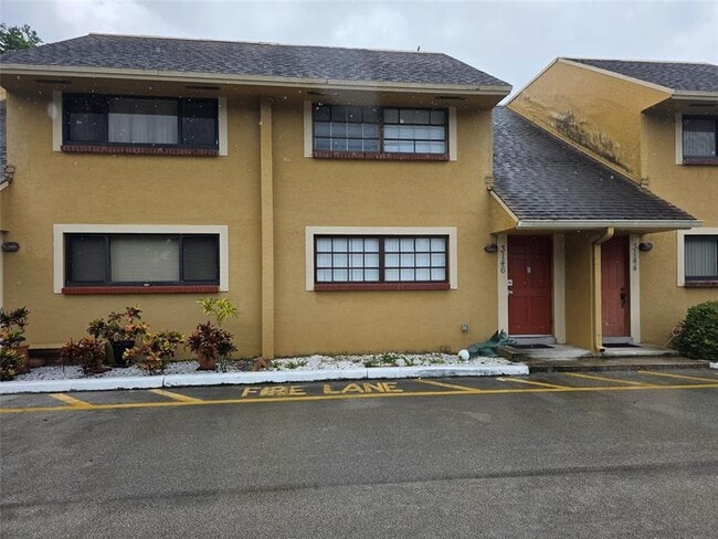 Primary Photo - 3146 N Pine Island Rd