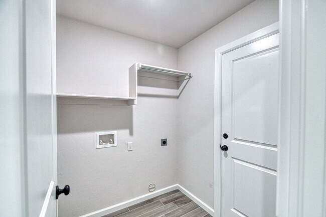 Building Photo - 932 Varenna Ct