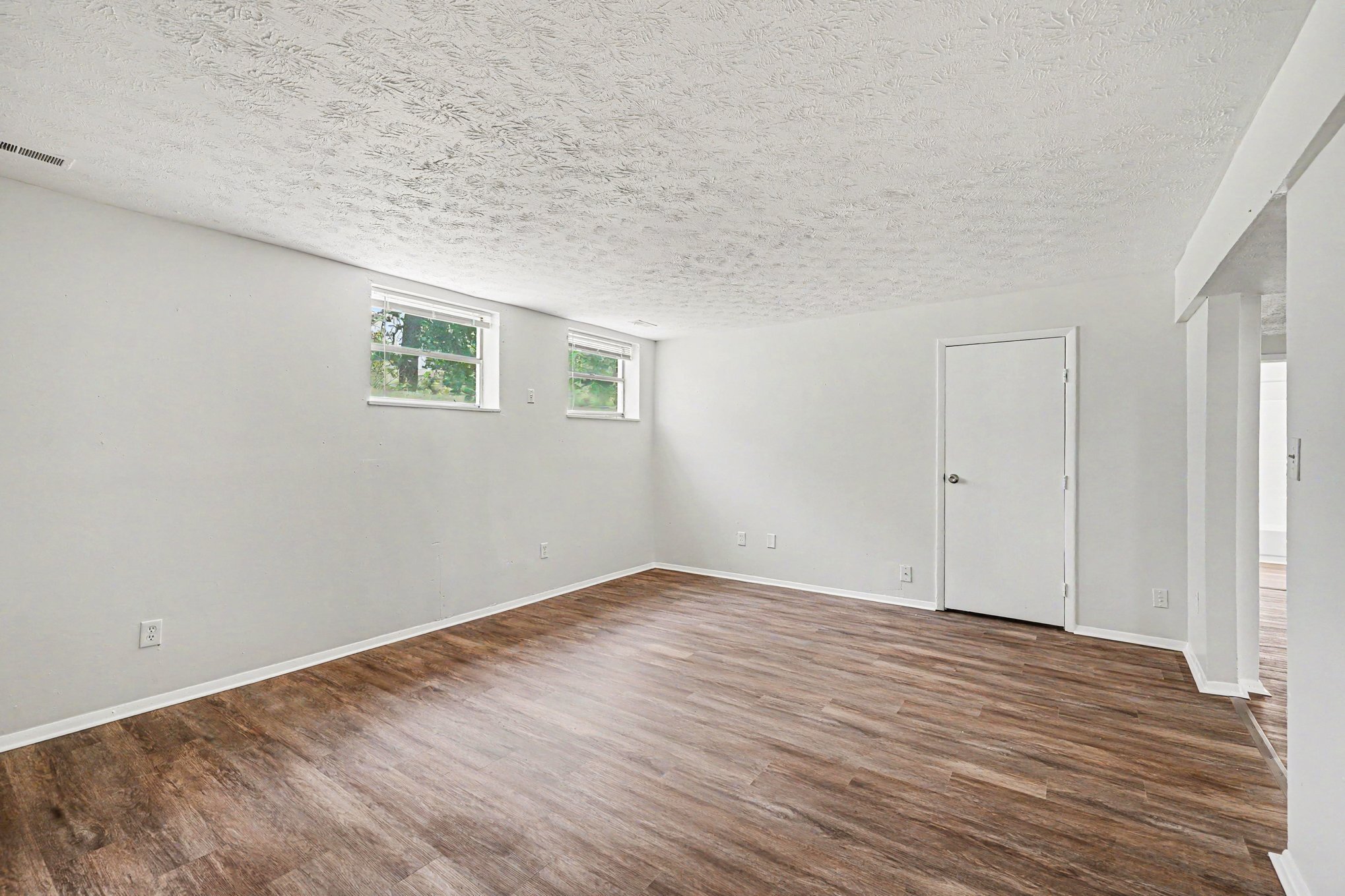 Building Photo - 562 Glenwood Ave