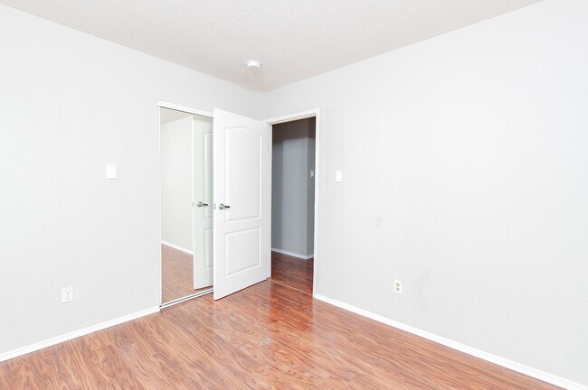 Building Photo - 1835 Carmona Ave