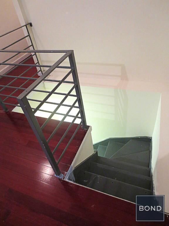 Building Photo - 119 W 104th St