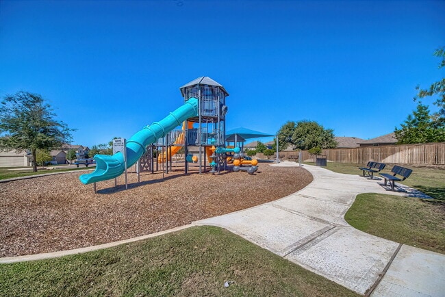 Building Photo - Stunning 4-bedroom offering 50% OFF first month's rent!!