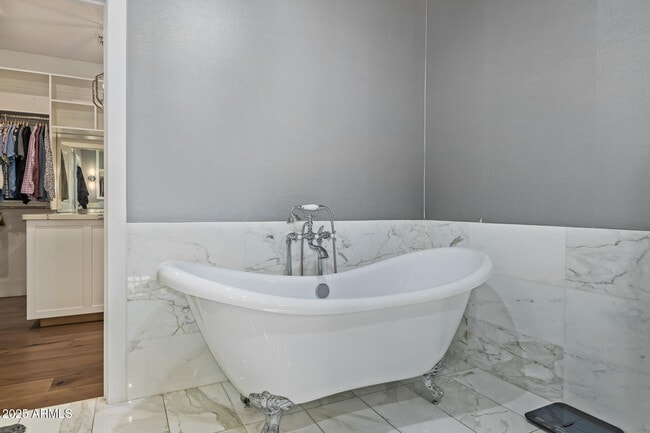 Building Photo - 3810 E Campbell Ave