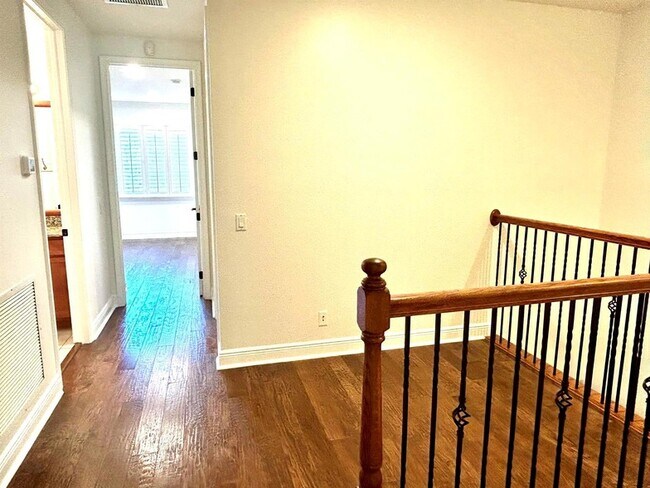Building Photo - 2024 Foxtail View Ct