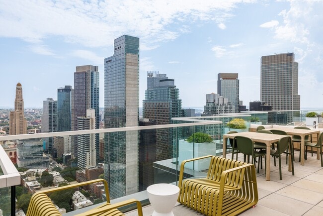 Building Photo - 240 Willoughby