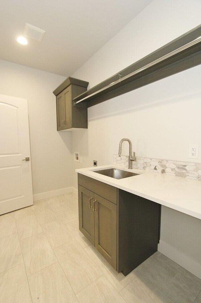 Building Photo - Immaculate Single-Level Home in Reveille de Valor