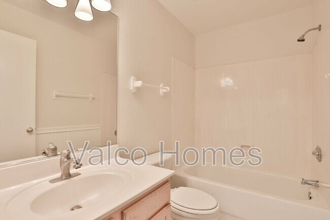 Building Photo - 6450 W Saddlehorn Rd