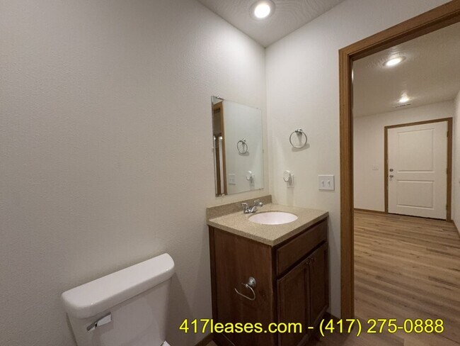 Building Photo - 2618 N Pierce Ave