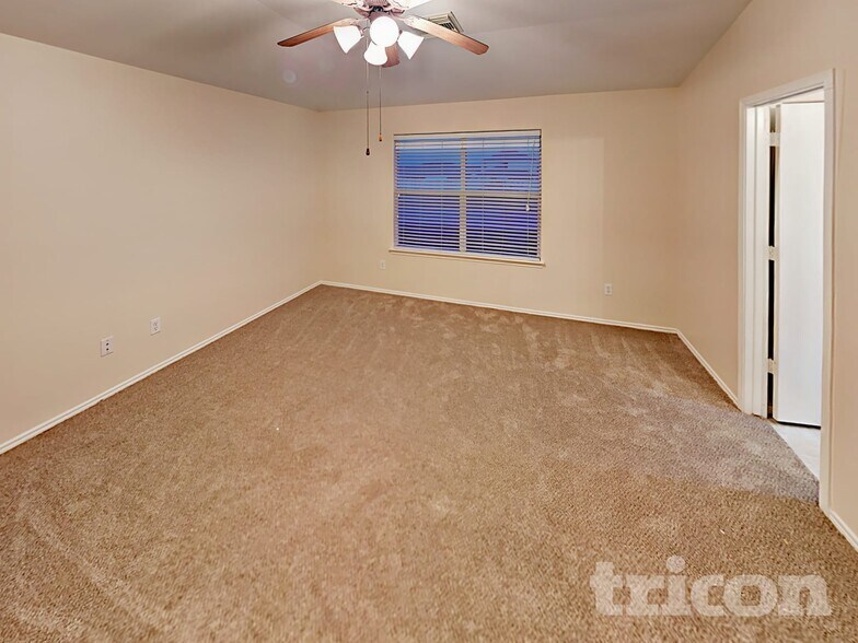 Building Photo - 8227 Radial Ct