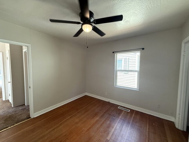 Building Photo - 191 E Washington Ave