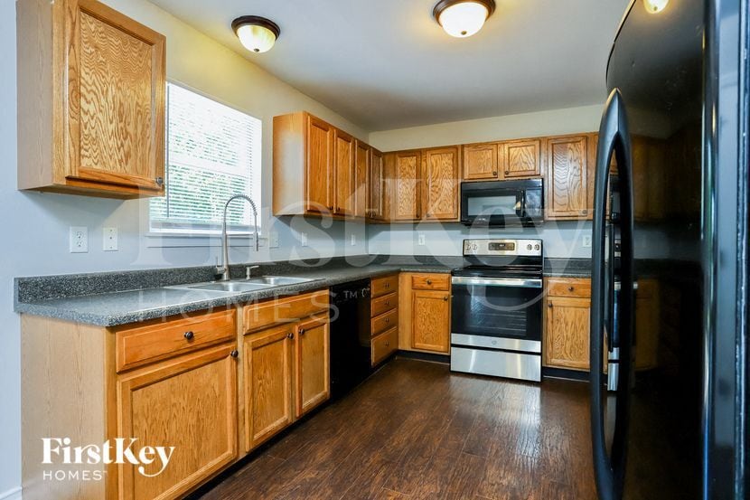 Building Photo - 519 Cottage Crossing