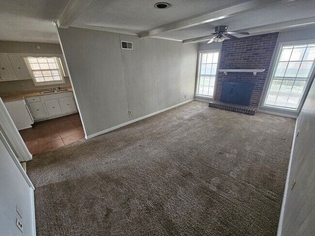 Building Photo - 3373 S Mendenhall Rd