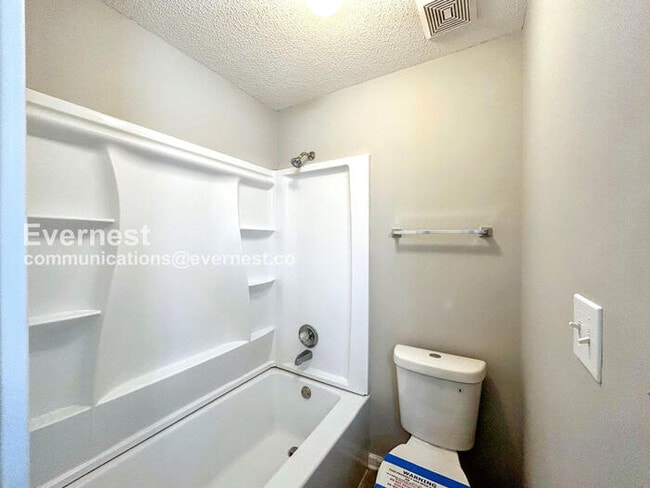 Building Photo - 7036 Foxhall Dr