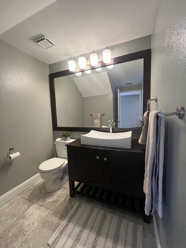 Building Photo - Nice 3 bedroom family home for rent in great Rocklin location