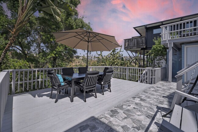 Building Photo - 1072 Johnson Ave