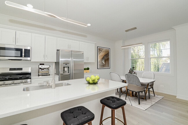 Building Photo - 214 N Walnut St