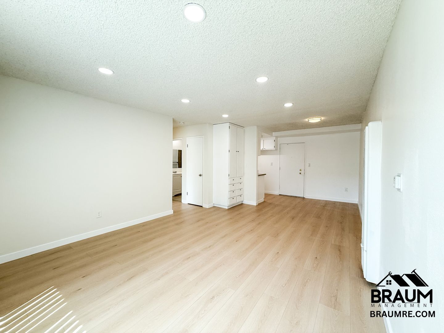 Building Photo - 5461 Kester Ave