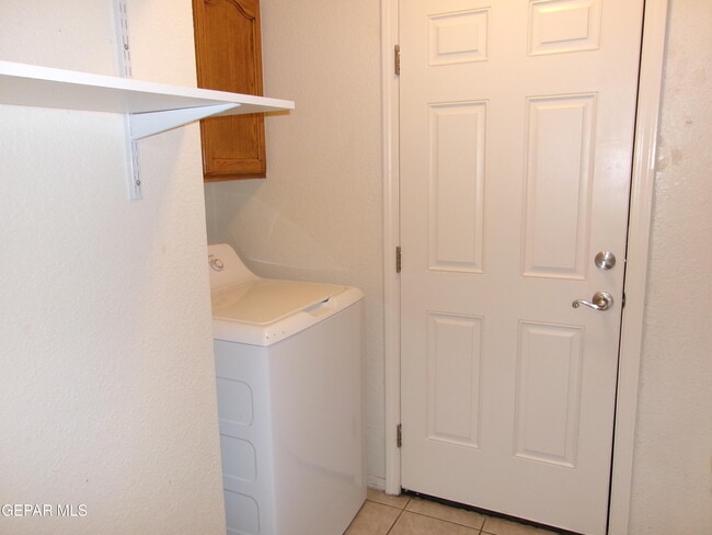 Building Photo - 7005 Black Ridge Dr