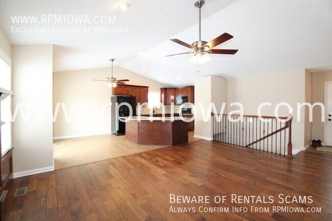 Building Photo - FINISHED BASEMENT!!! 4 Bedroom, 3 Bath Hom...