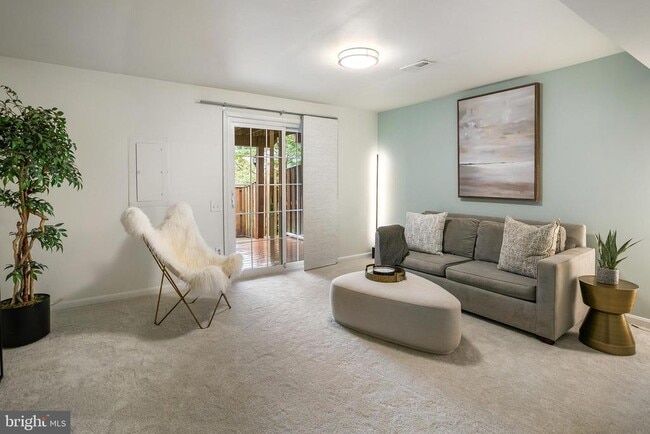 Building Photo - 6542 Cypress Point Rd