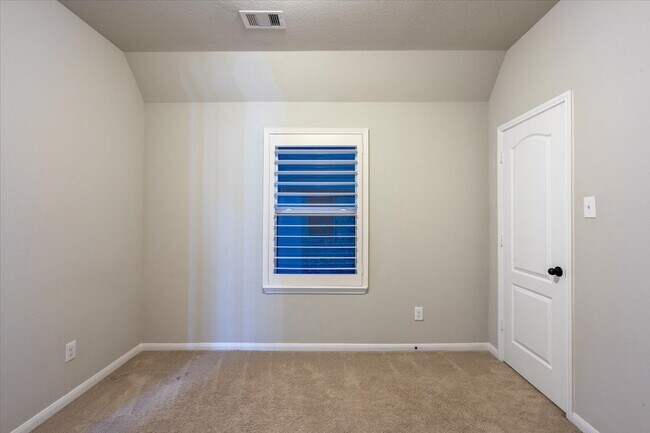 Building Photo - 2614 Orleans Way