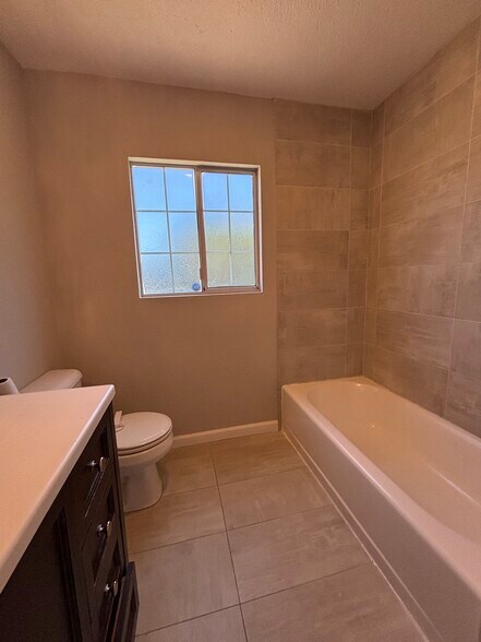 Building Photo - 23158 Leonora Dr