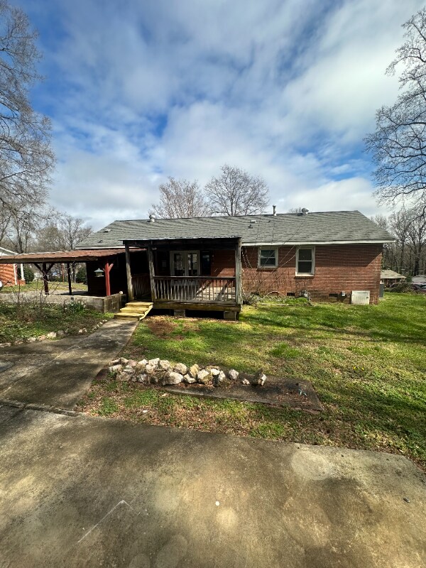 Building Photo - 6512 Springfield Dr