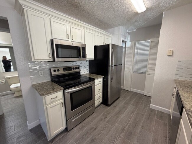 Building Photo - Lake Mary - 3 Bedroom, 2 Bathroom - $1,895.00