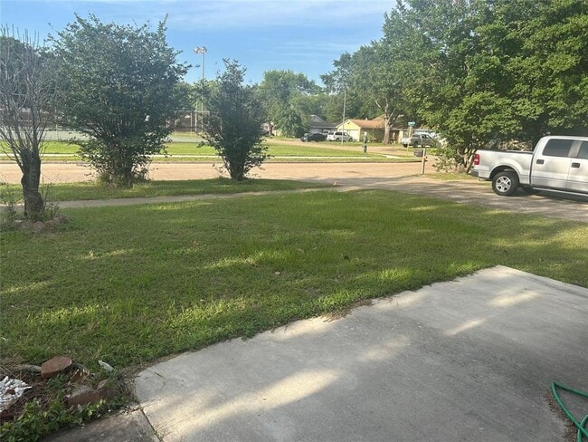 Building Photo - 13507 White Cliff Dr