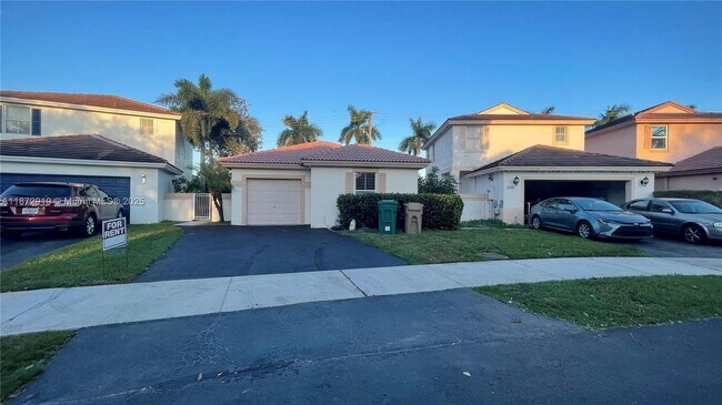 Building Photo - 6952 SW 148 Ln