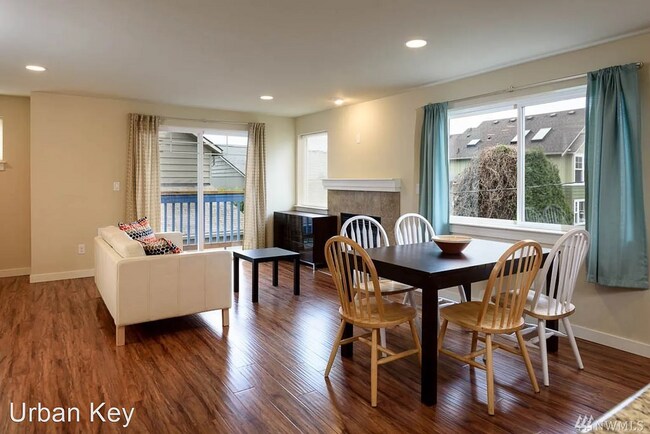 Building Photo - 511 21st Ave