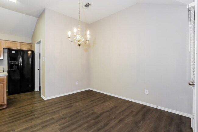 Building Photo - 1735 Oneal St