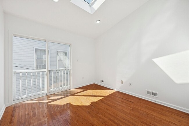 Building Photo - A Rare Gem in Forty Acres