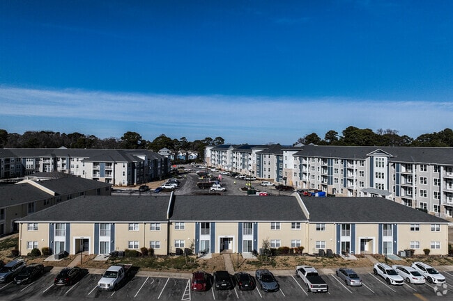 Building Photo - Attain at Chic's Beach