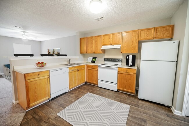 Building Photo - Parkway Station Apartment Homes