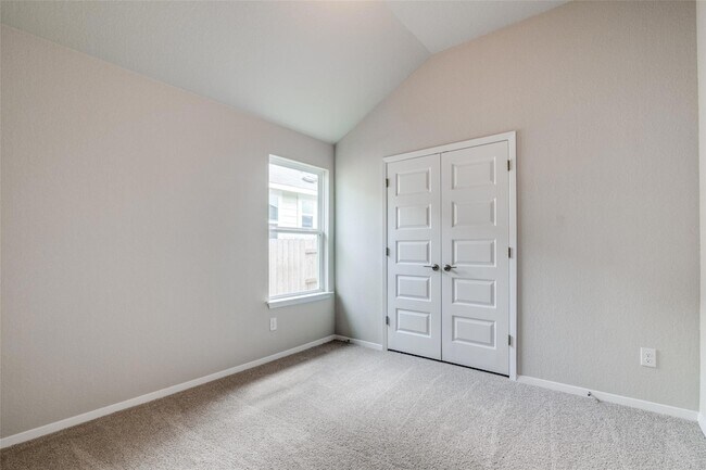 Building Photo - 140 Shugart St