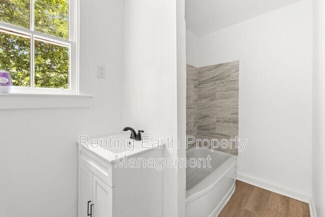 Building Photo - 2507 Palmetto St
