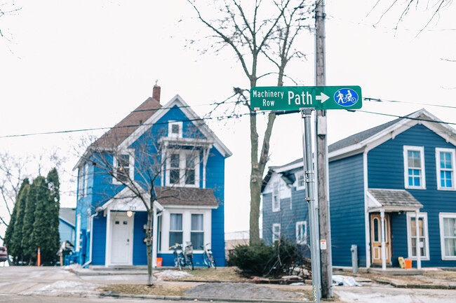 Building Photo - Jenifer Street Studios