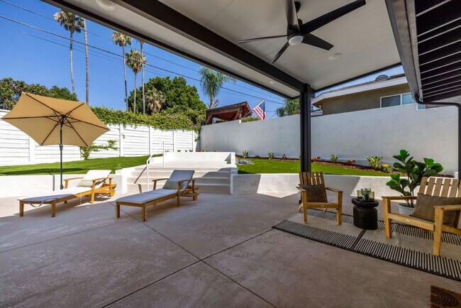 Building Photo - Stunning Mid-Century Modern Pool Home in Walnut Cove – Fully Furnished 4 bedrooms & 3 bathrooms!