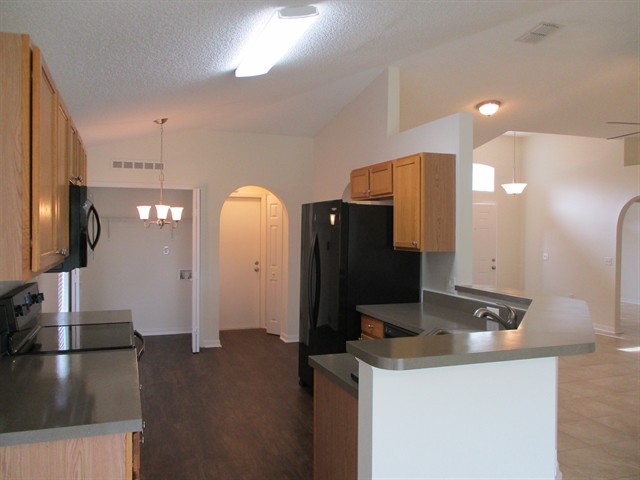 Building Photo - 2201 Pierce Arrow Dr