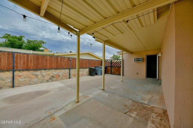 Building Photo - 10348 Darin Rd