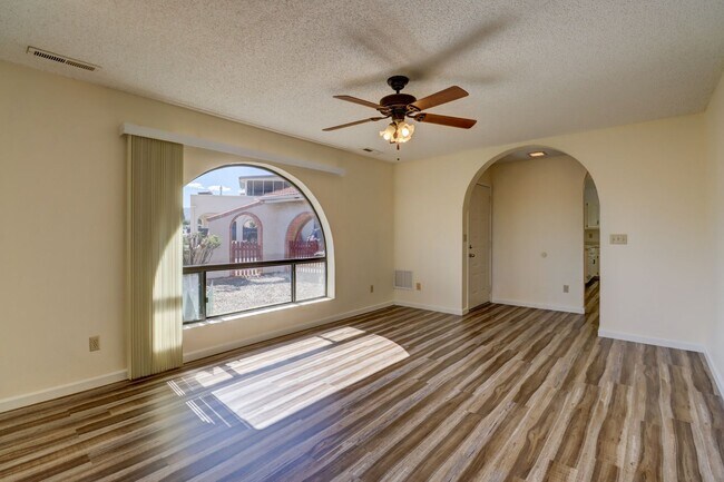 Building Photo - 1298 Tapadero Dr