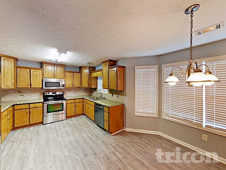 Building Photo - 140 Oak Meadows Dr