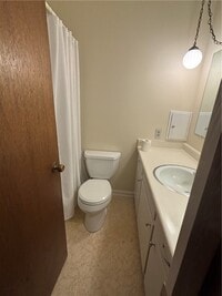 Building Photo - 115 Sharon Dr