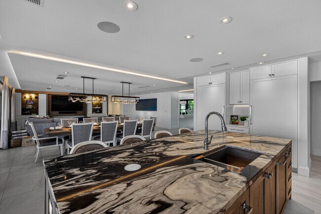 Building Photo - 3109 NE 42nd Ct