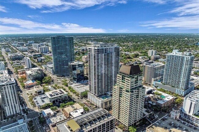 Building Photo - 275 1st Ave S