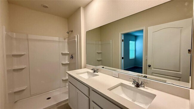 Building Photo - 3314 Pine Lily Ave