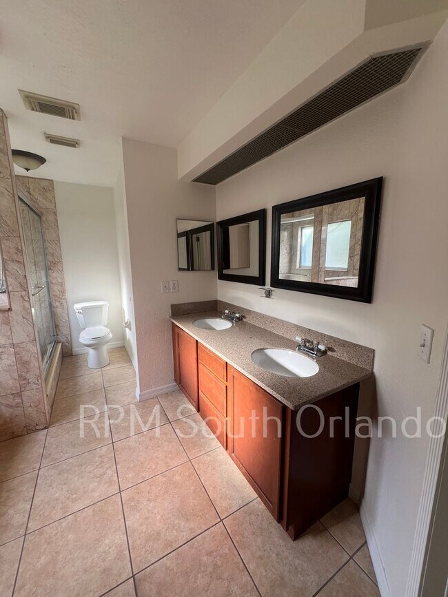 Building Photo - Beautiful 4 Bedroom 2.5 Bath Home with Hea...