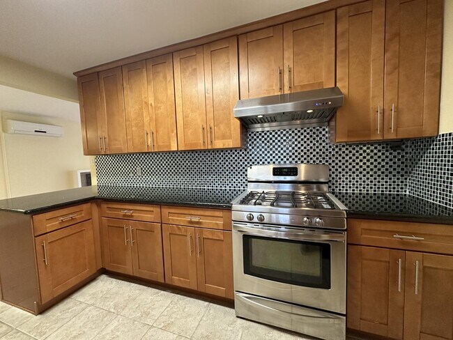 Building Photo - 1934 Foxworthy Ave